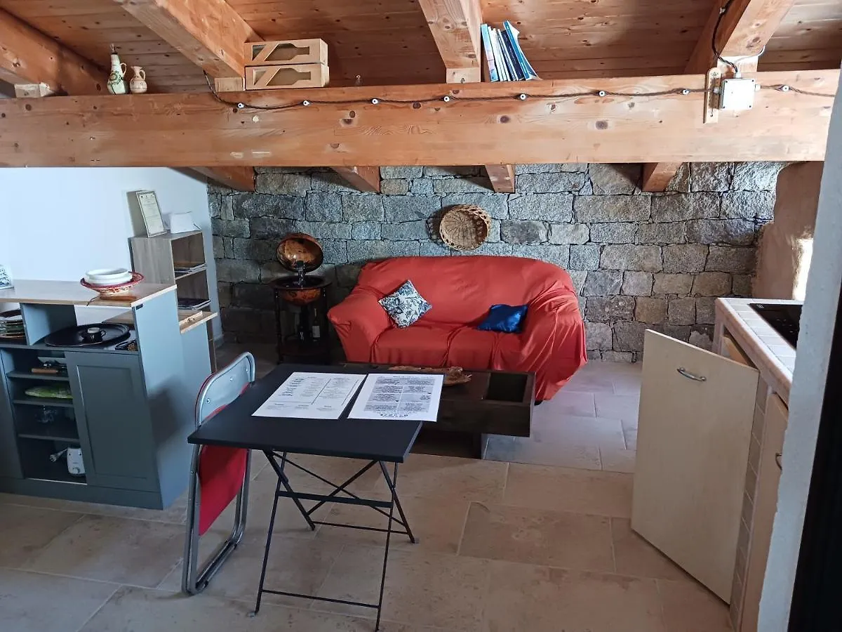 La Casa di paglia Hotel Girasole Italia