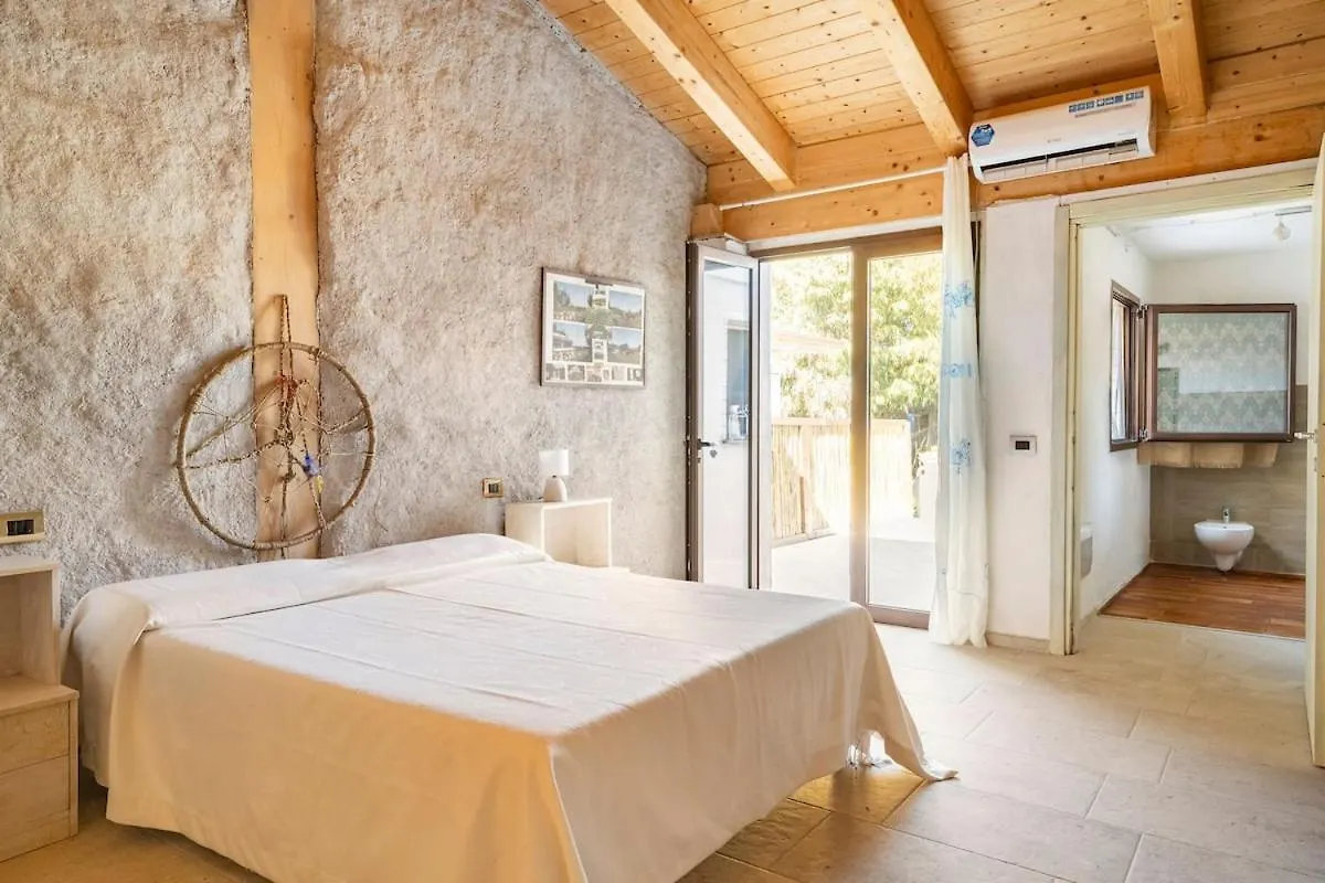 Affittacamere La Casa di paglia Hotel Girasole