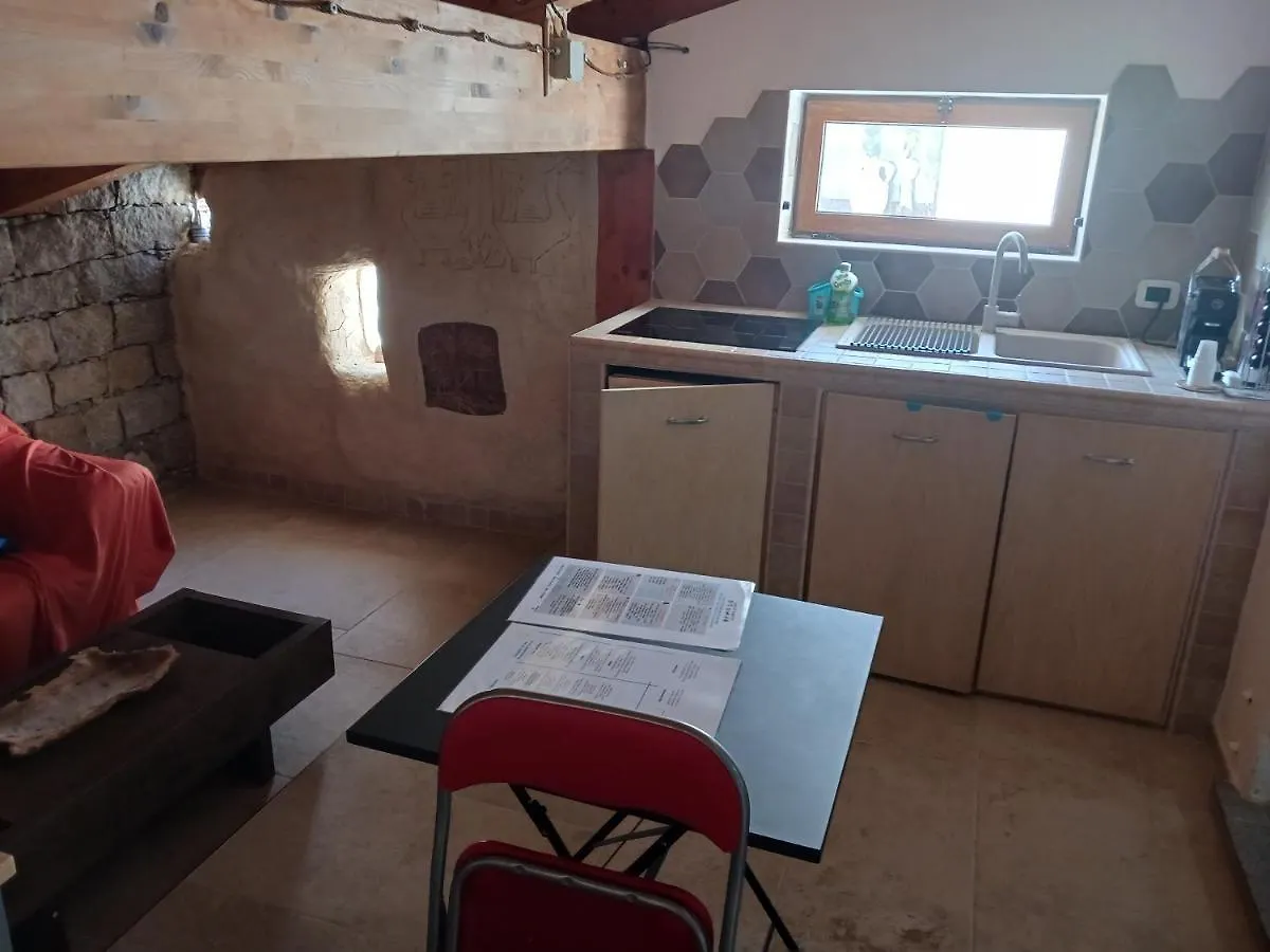 La Casa Di Paglia Hotel Girasole Guest house