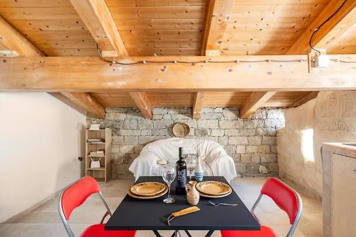 Guest house La Casa Di Paglia Hotel Girasole Italy